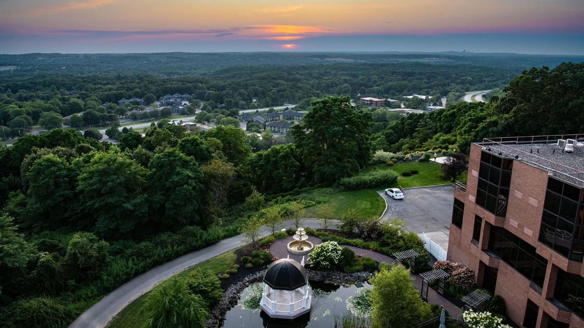 Woodcliff Hotel And Spa Victor Exteriér fotografie